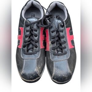 8 Terra Women's Black and Red Athletic Shoes